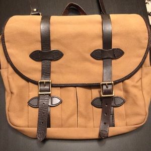 Filson medium-sized twill field bag.
